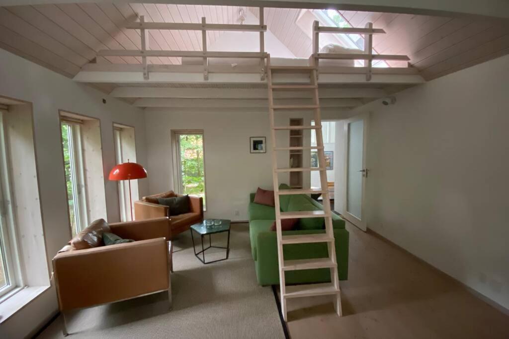 Oak Cottage Near Ronne & Beach Экстерьер фото