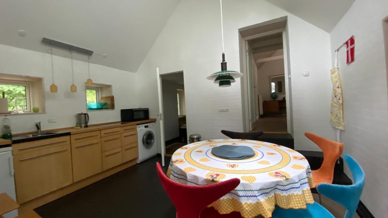 Oak Cottage Near Ronne & Beach Экстерьер фото