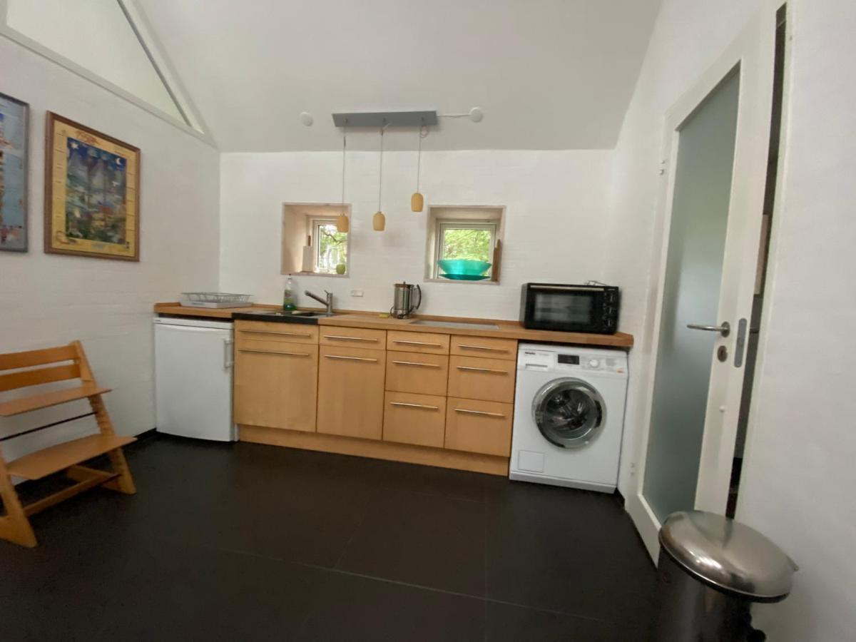 Oak Cottage Near Ronne & Beach Экстерьер фото